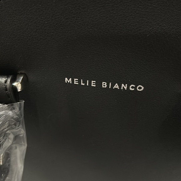 New Melie Bianco black vegan leather round bag w/adjustable strap. - Picture 8 of 10